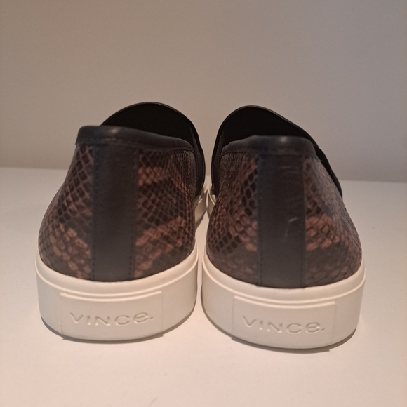 VINCE CAMUTO SHOES - Picture 3 of 6